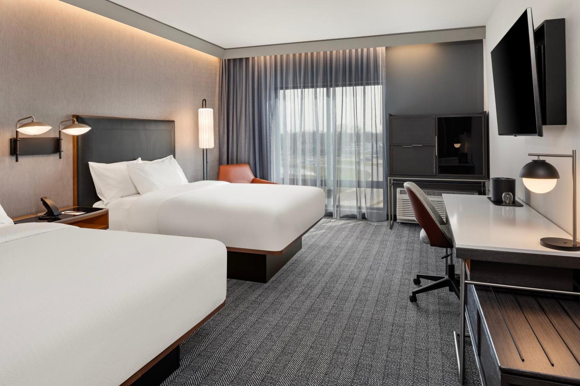 Courtyard By Marriott เบ็ทเทนดอร์ฟ ภายนอก รูปภาพ