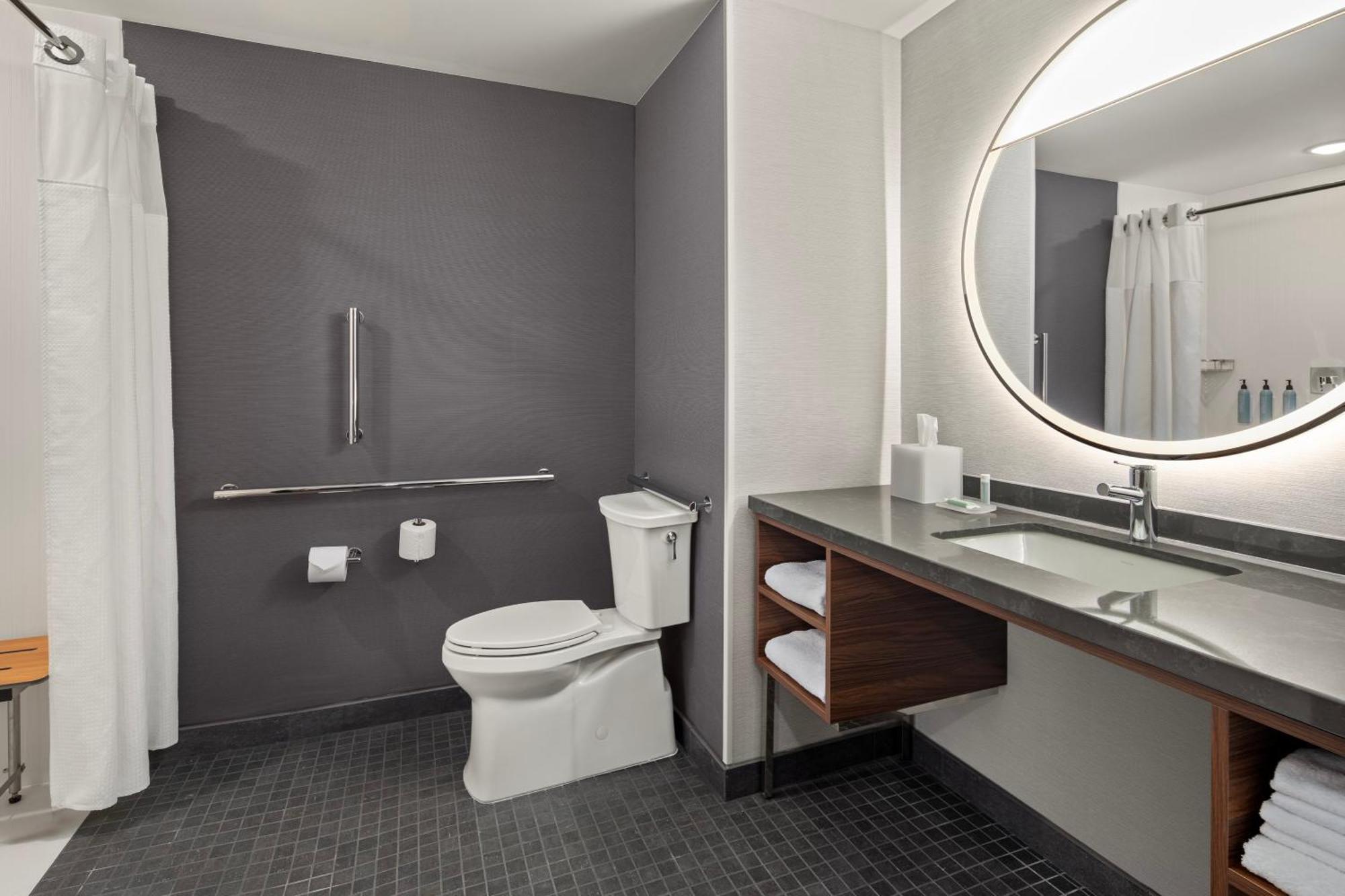 Courtyard By Marriott เบ็ทเทนดอร์ฟ ภายนอก รูปภาพ