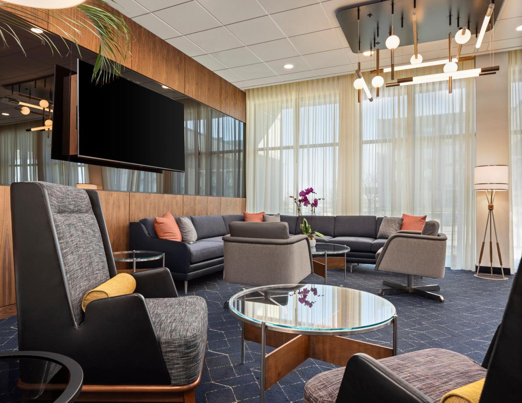Courtyard By Marriott เบ็ทเทนดอร์ฟ ภายนอก รูปภาพ