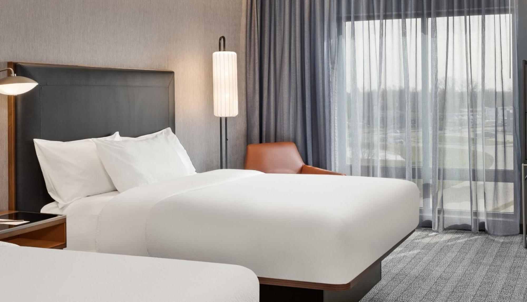 Courtyard By Marriott เบ็ทเทนดอร์ฟ ภายนอก รูปภาพ
